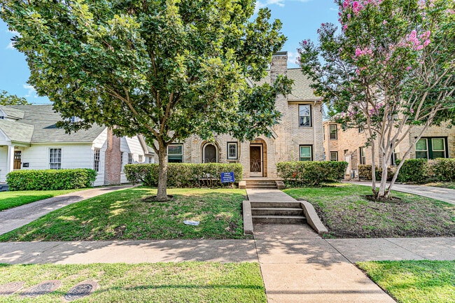 Building Photo - 5926 La Vista Dr