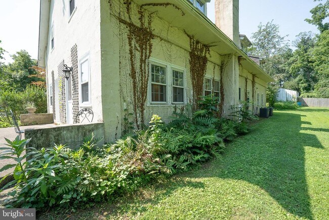 Building Photo - 504 Harriton Rd
