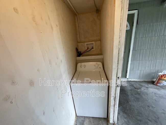 Building Photo - 1742 Anderson St