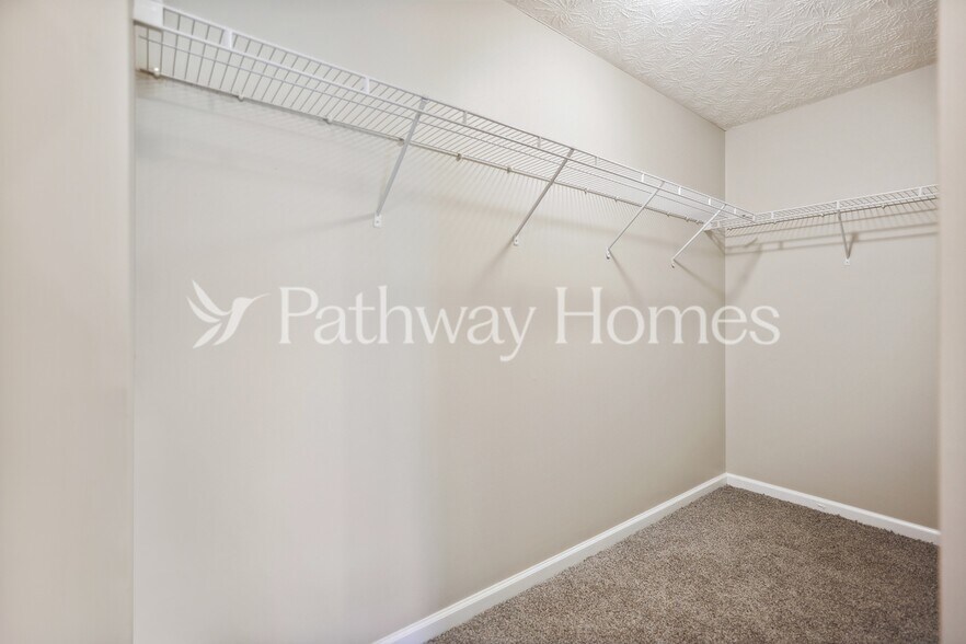 Building Photo - 4922 Vireo Dr