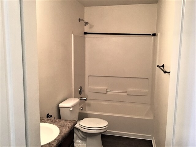 Building Photo - 467 Sedgewick Dr