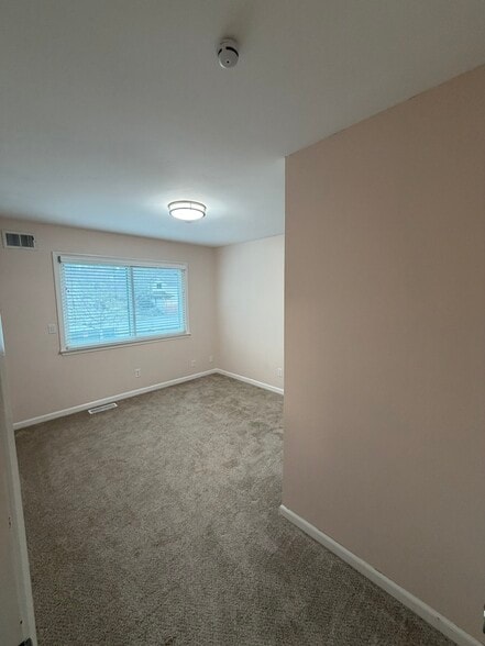 Bedroom 1 - 2095 S Kent Des Moines Rd