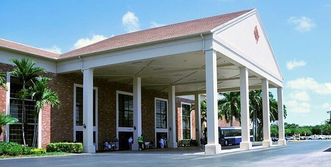 Building Photo - 446 Fanshaw K