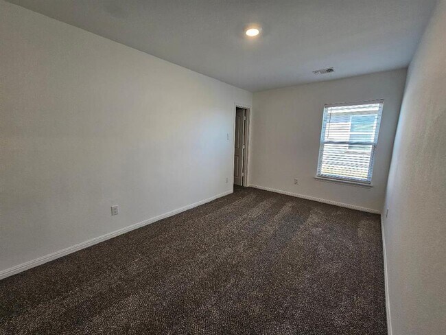 Building Photo - 17904 Speculator Ln