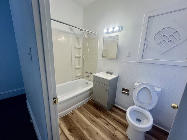 Building Photo - 26 N 16th St