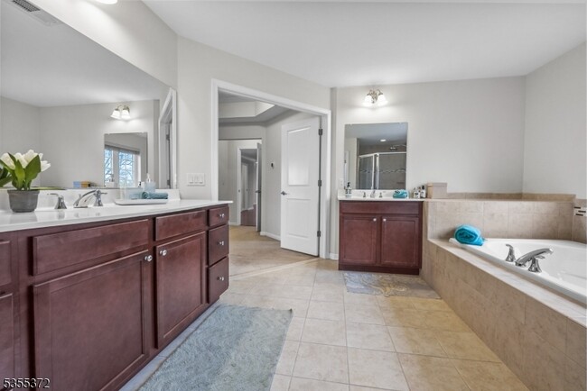 Building Photo - 12 Remy Ct