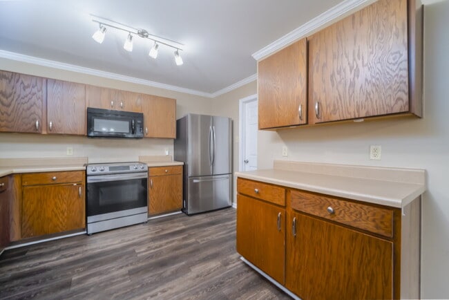 Building Photo - 910 Torsion Lane