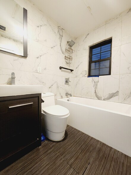 68 Neptune Ave 2R - 69 Neptune Ave