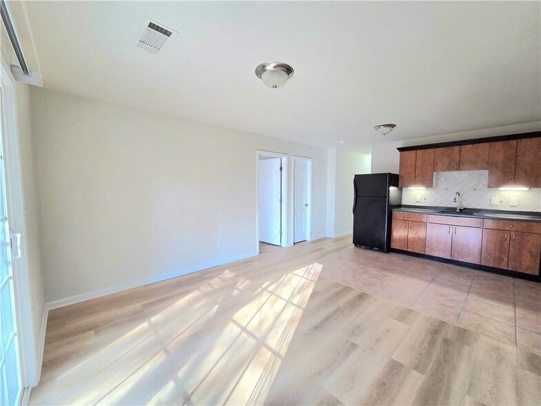 Building Photo - 3044 Cedar Glade Ln NE