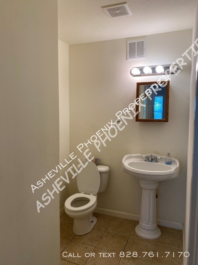 Building Photo - 101 Lanier Ln