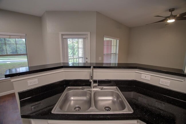 Building Photo - 2320 Gracy Farms Ln