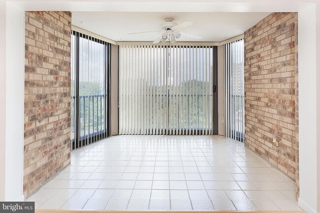 Building Photo - 5902 Mt Eagle Dr