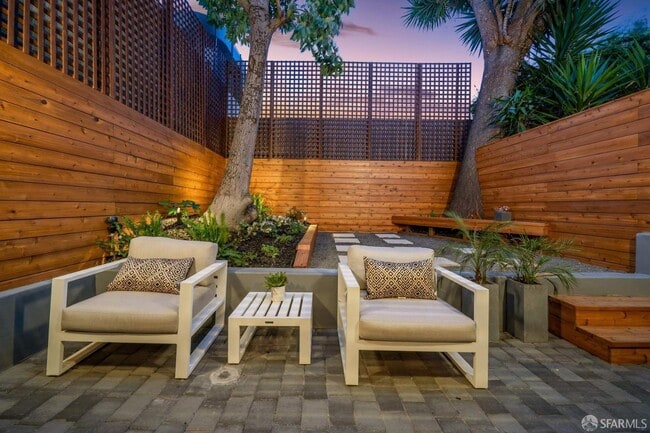 Building Photo - 903 Minnesota St