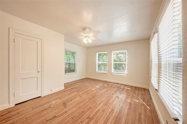 Building Photo - 2911 Rio Grande St
