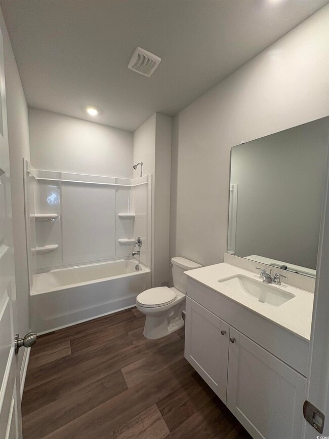 Building Photo - 820 Wapama St