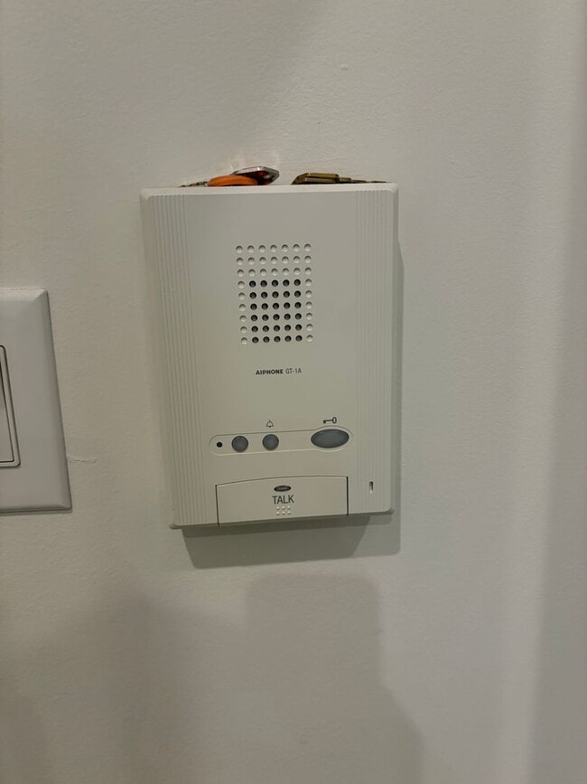 Building Photo - 737 S 4th St