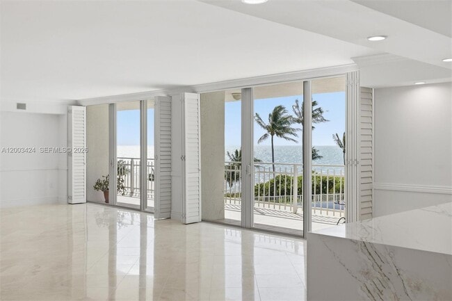 Building Photo - 600 Grapetree Dr