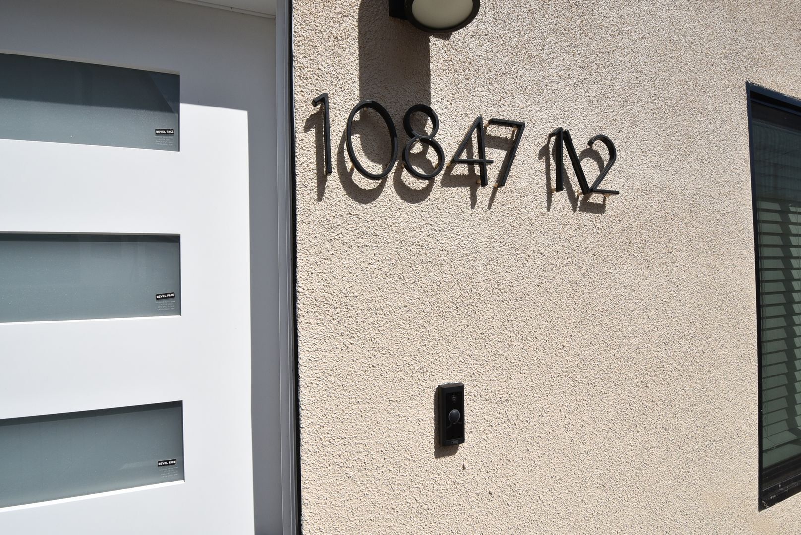 Building Photo - 10839 Moorpark St