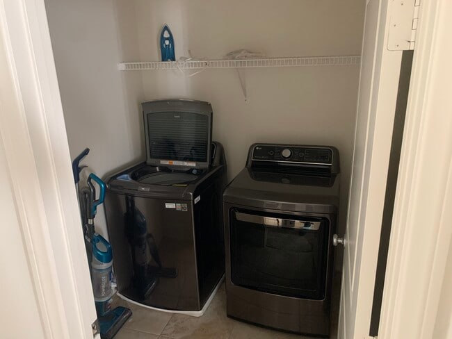 Building Photo - 1230 Hopespring Loop Ave