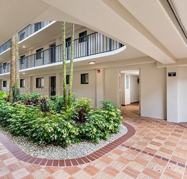 Building Photo - 8760 SW 133rd Ave