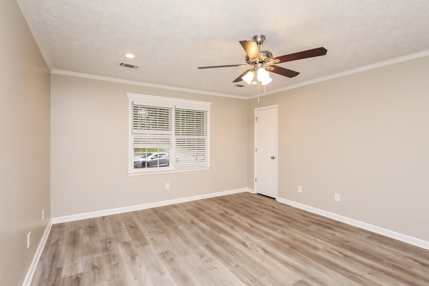 Building Photo - 3881 Wintergreen Ct