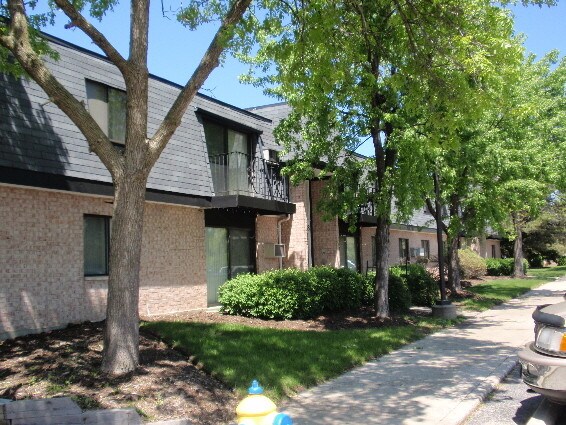 Building Photo - 843 Westmoreland Dr