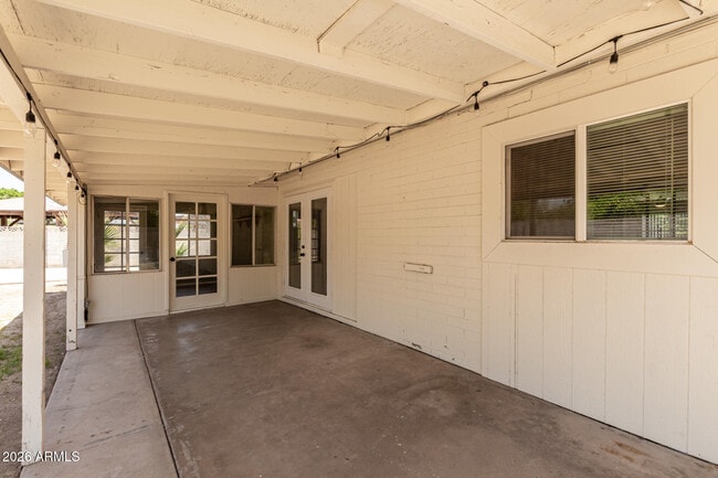 Building Photo - 108 W Balboa Dr