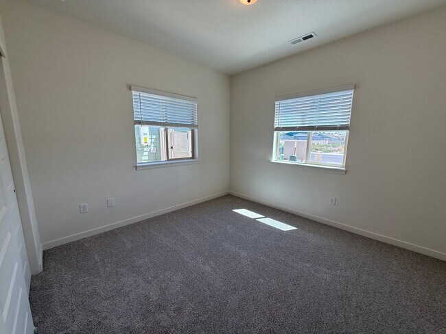 Building Photo - 3136 Platte River Dr
