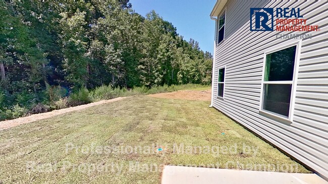 Building Photo - Space Galore in This Beautiful 5 BD/3 BA H...