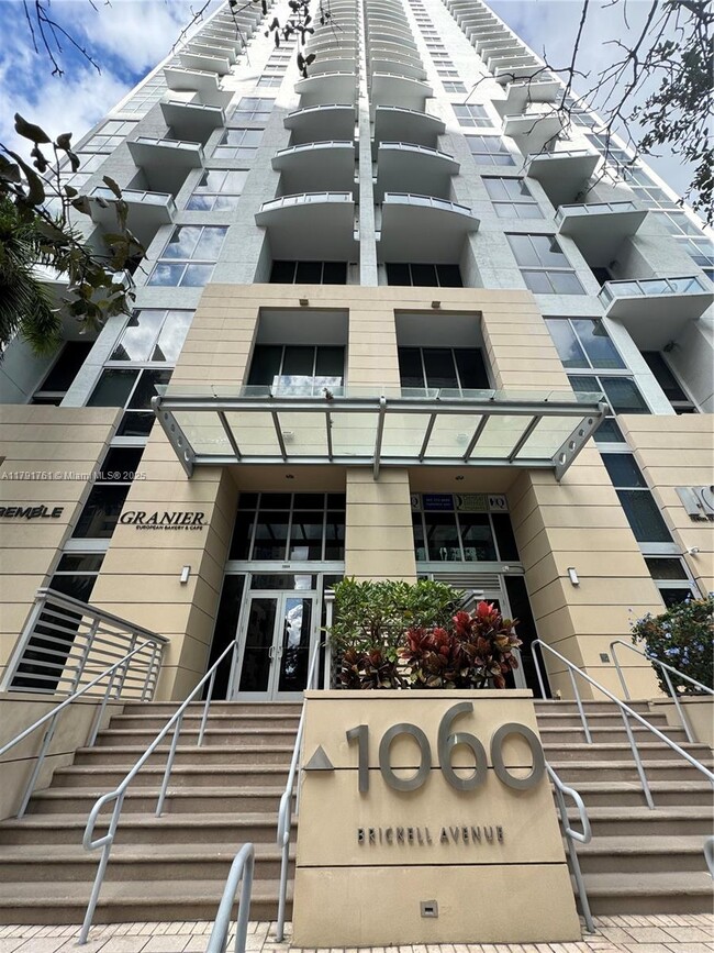 Primary Photo - 1060 Brickell Ave