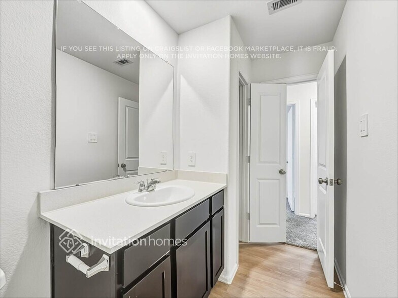 Building Photo - 24027 Laurel Farms Dr