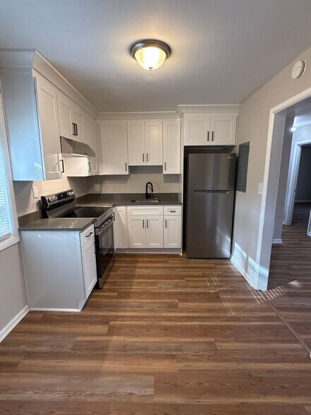 Building Photo - 1609 Line Cir