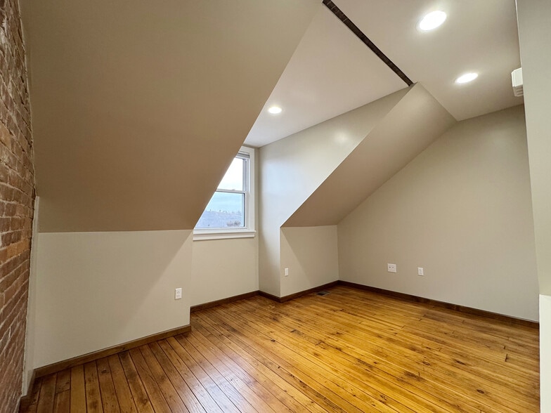 Building Photo - 5133 Kent Way