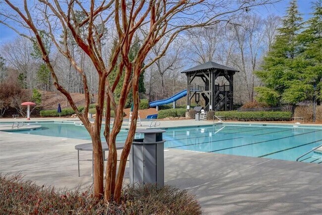 Building Photo - 170 Greenbrier Way
