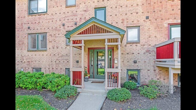 Building Photo - 7002 Pleasant Ct