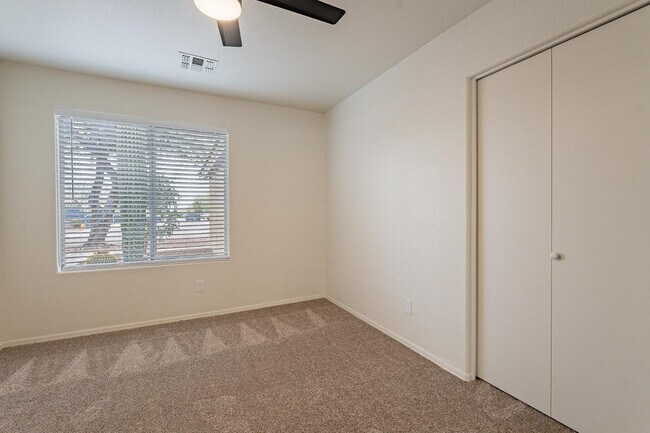 Building Photo - 338 N 152nd Dr