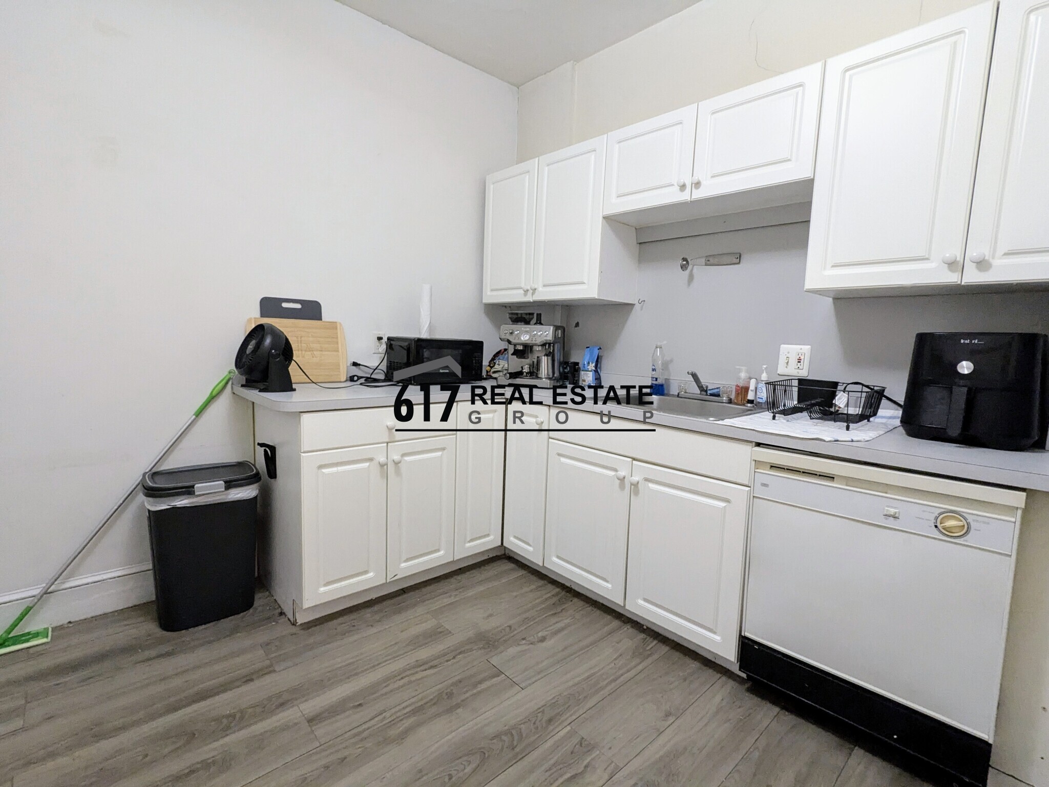 Building Photo - 54 Egmont St