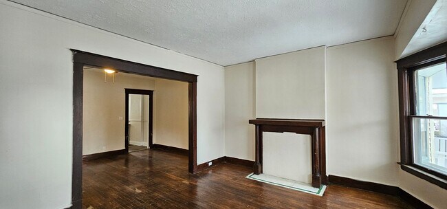 Building Photo - 1522-1522 Alameda Ave