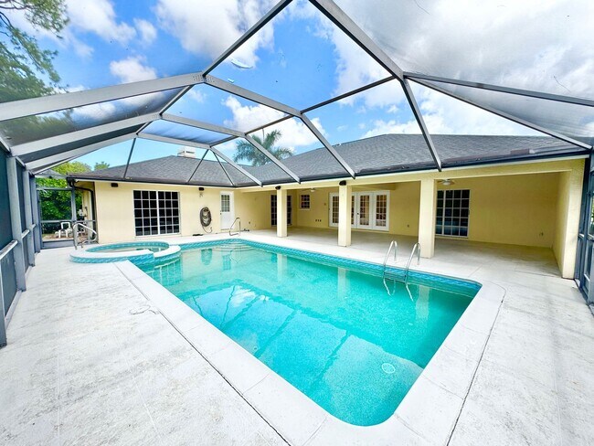 Building Photo - ** BERKSHIRE LAKES ** 3 BED + DEN / 2.5 BA...