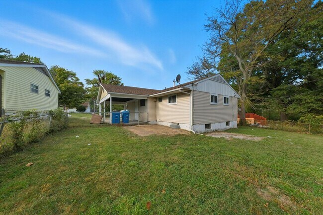 Building Photo - 237 Grampian Rd