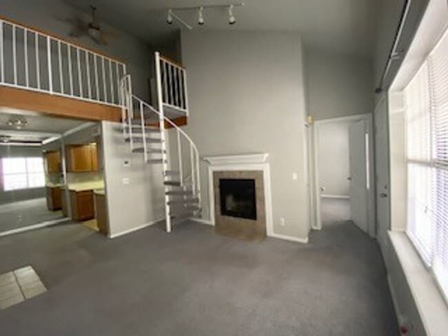 Building Photo - 2-Bedroom Condo for Rent in Stratford Condos + Gated Community with Pool!