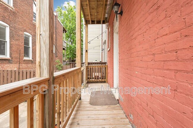 Building Photo - 1819 1st St NW