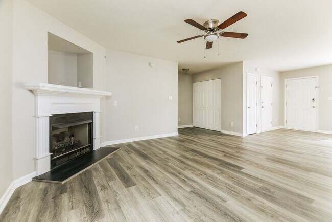 Building Photo - 3733 Blue Blossom Dr