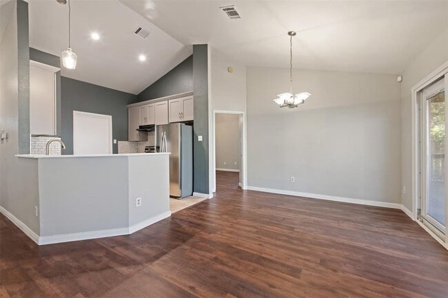 Building Photo - 8704 Birmingham Dr