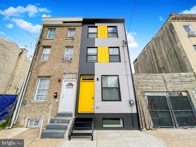 Building Photo - 2027 N 5th St