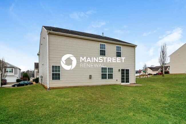 Building Photo - 4 Bedroom Pet-Friendly Home in Dallas, NC with Main Street Renewal