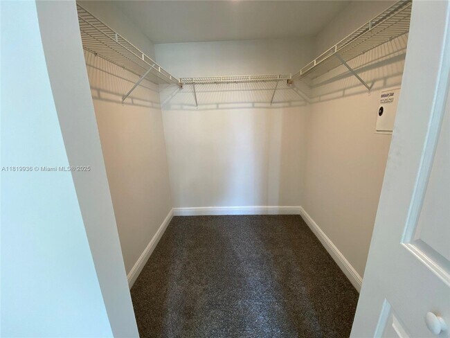 Building Photo - 610 Clematis St