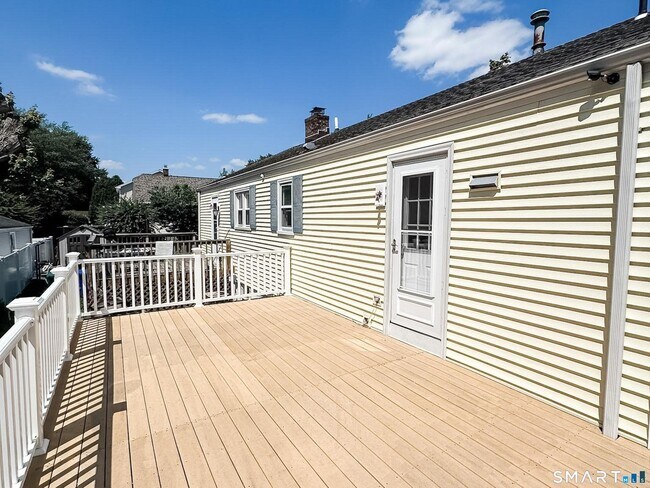 Building Photo - 439 Henry Ave Ext