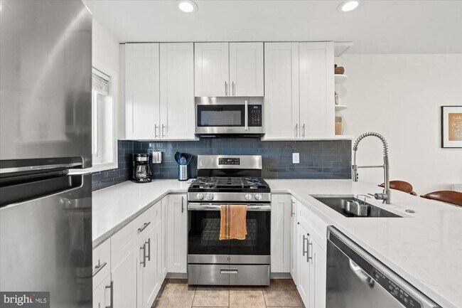 Building Photo - 134 35th St NE