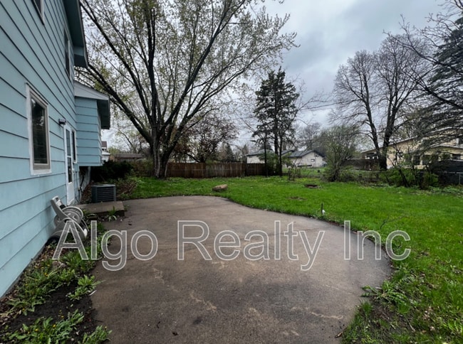 Building Photo - 7725 Tessman Dr